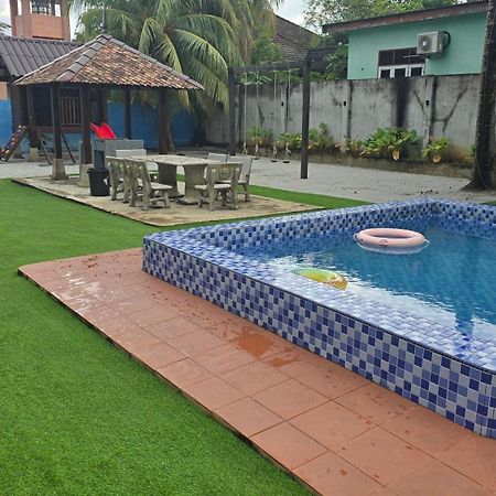 Casa Tiga Homestay Besut كامبونغ كوالا بيسوت المظهر الخارجي الصورة