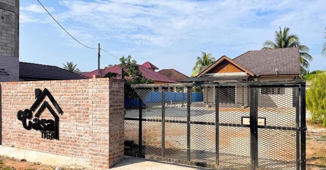 Casa Tiga Homestay Besut كامبونغ كوالا بيسوت المظهر الخارجي الصورة