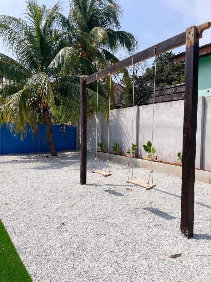 Casa Tiga Homestay Besut كامبونغ كوالا بيسوت المظهر الخارجي الصورة